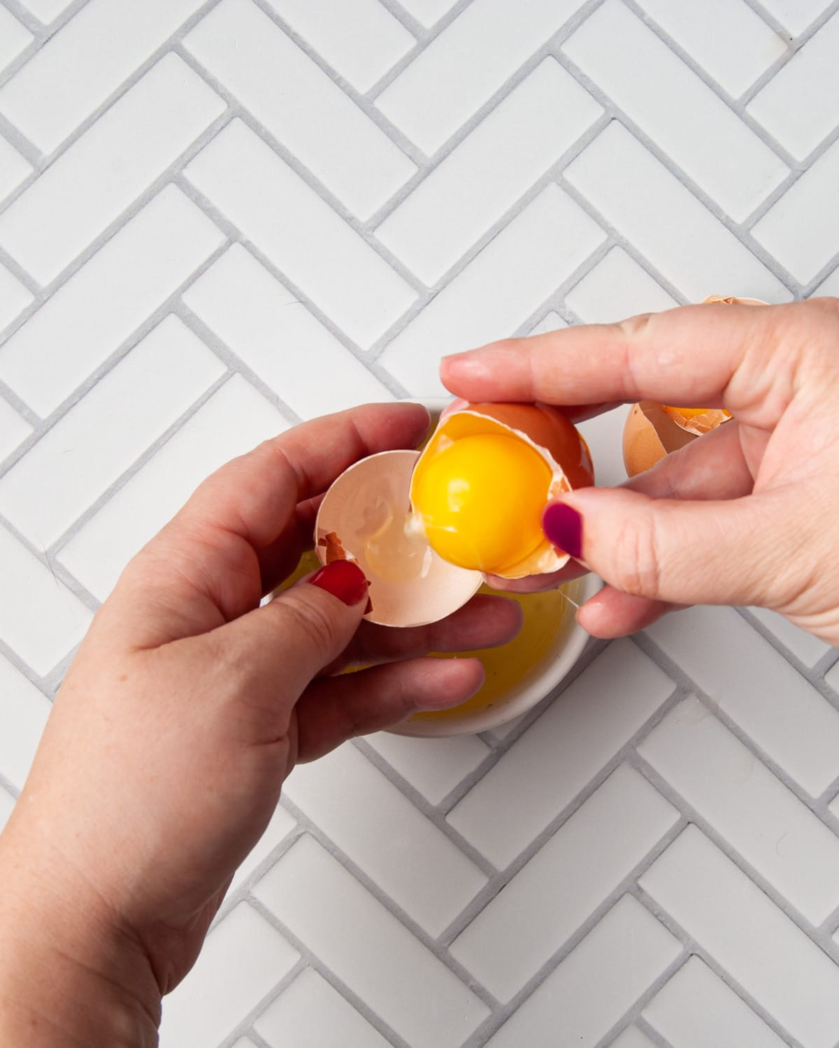separating egg yolk from egg white