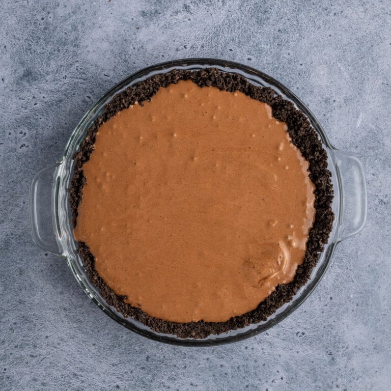 Adding Filling to Vegan Chocolate Pie with Aquafaba