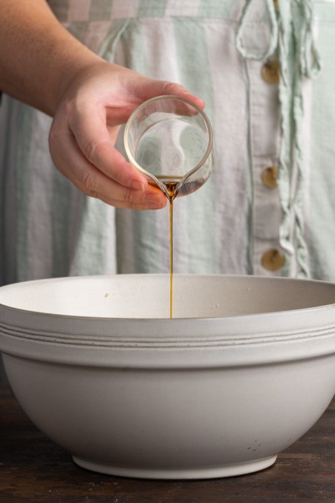 adding red wine vinegar to cookie dough