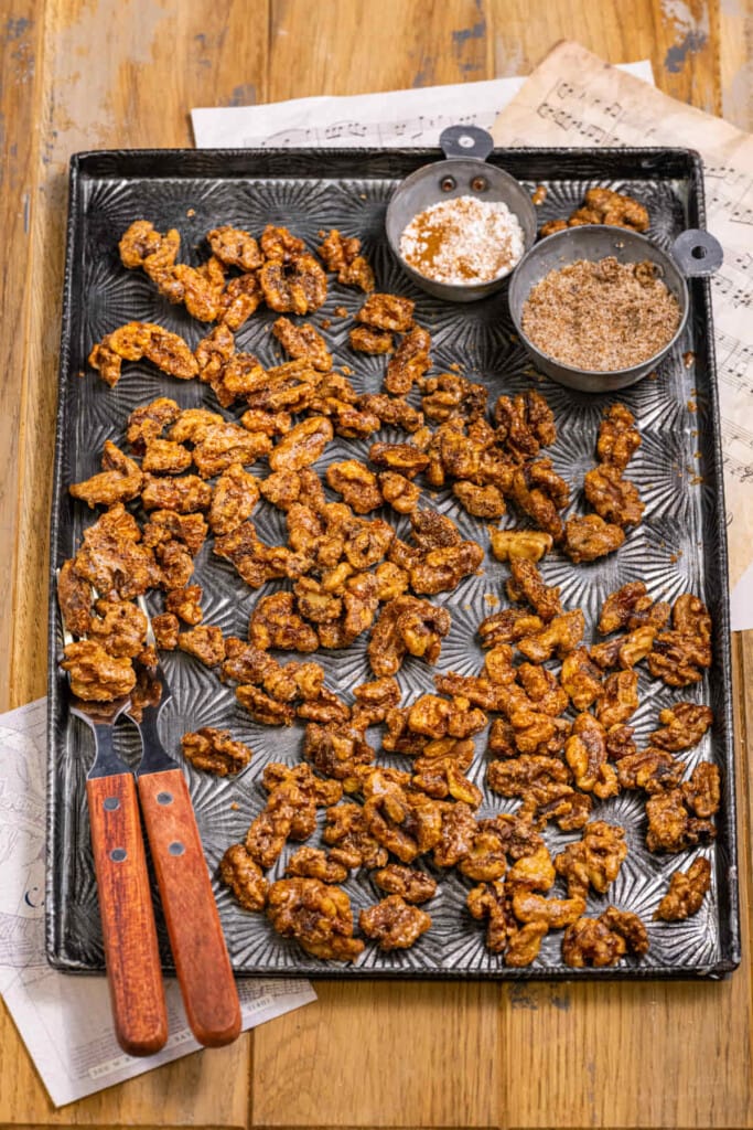 Candied Walnuts with cinnamon and sugar