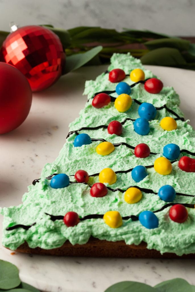 christmas tree decorated cookie cake