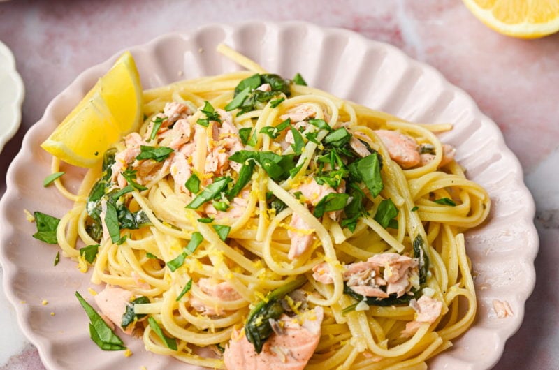 Salmon Spinach Pasta with White Wine Sauce