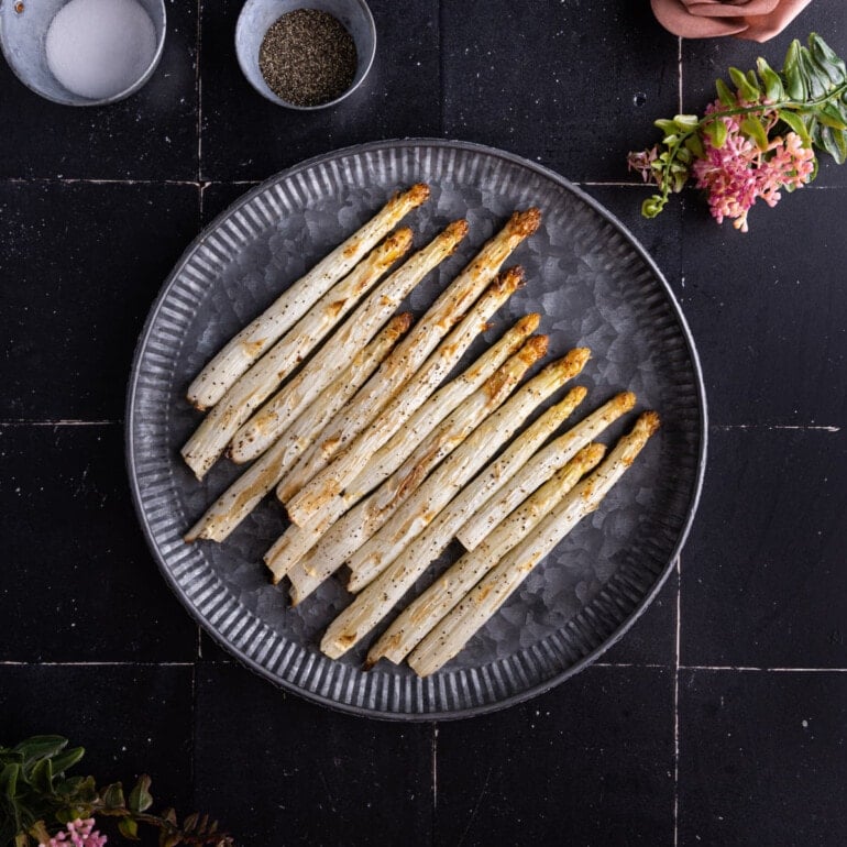 Roasted white asparagus