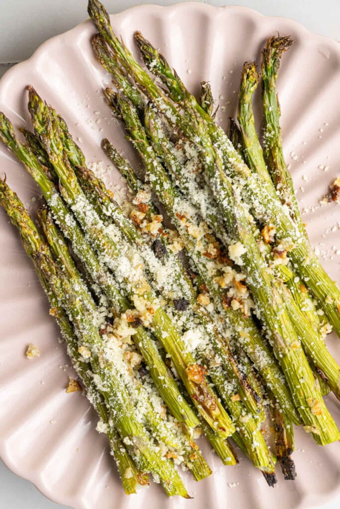 Close up of Garlic Parmesan Asparagus