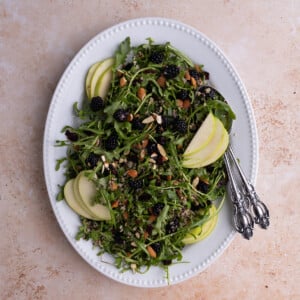 Quinoa Arugula Salad with Apple Slices