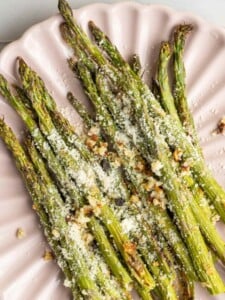 Close up of Garlic Parmesan Asparagus