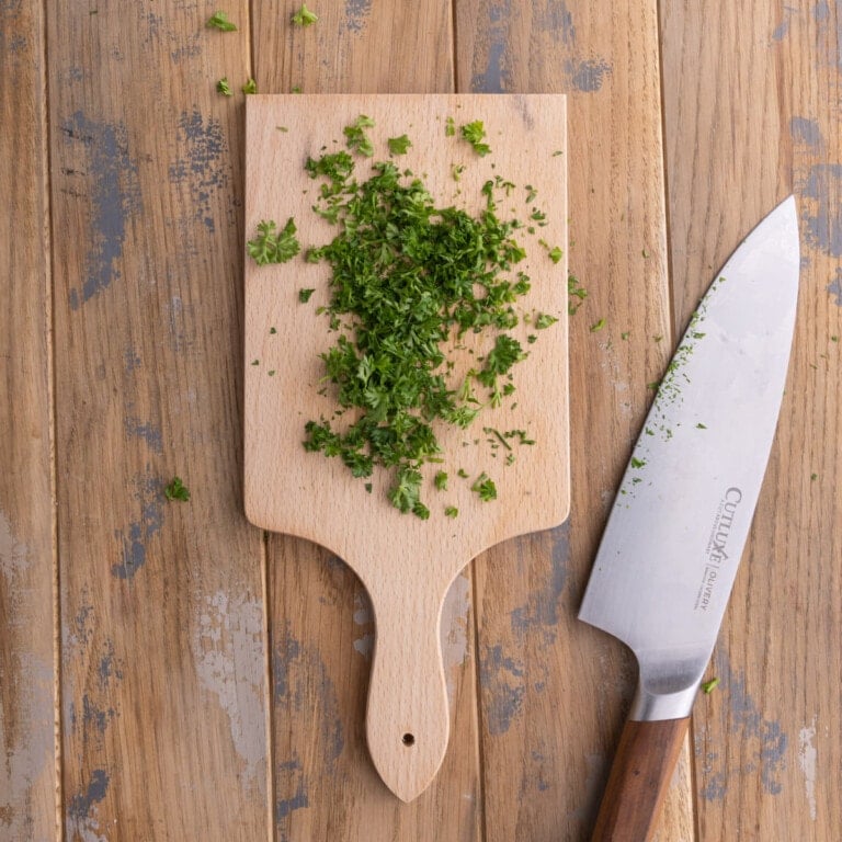 Chopped parsley for Garlic Bread Spread