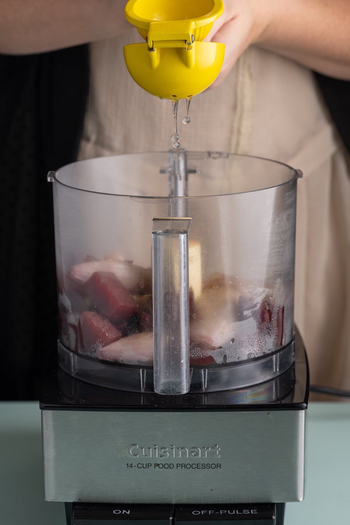 Adding fresh lemon juice to pink pasta sauce