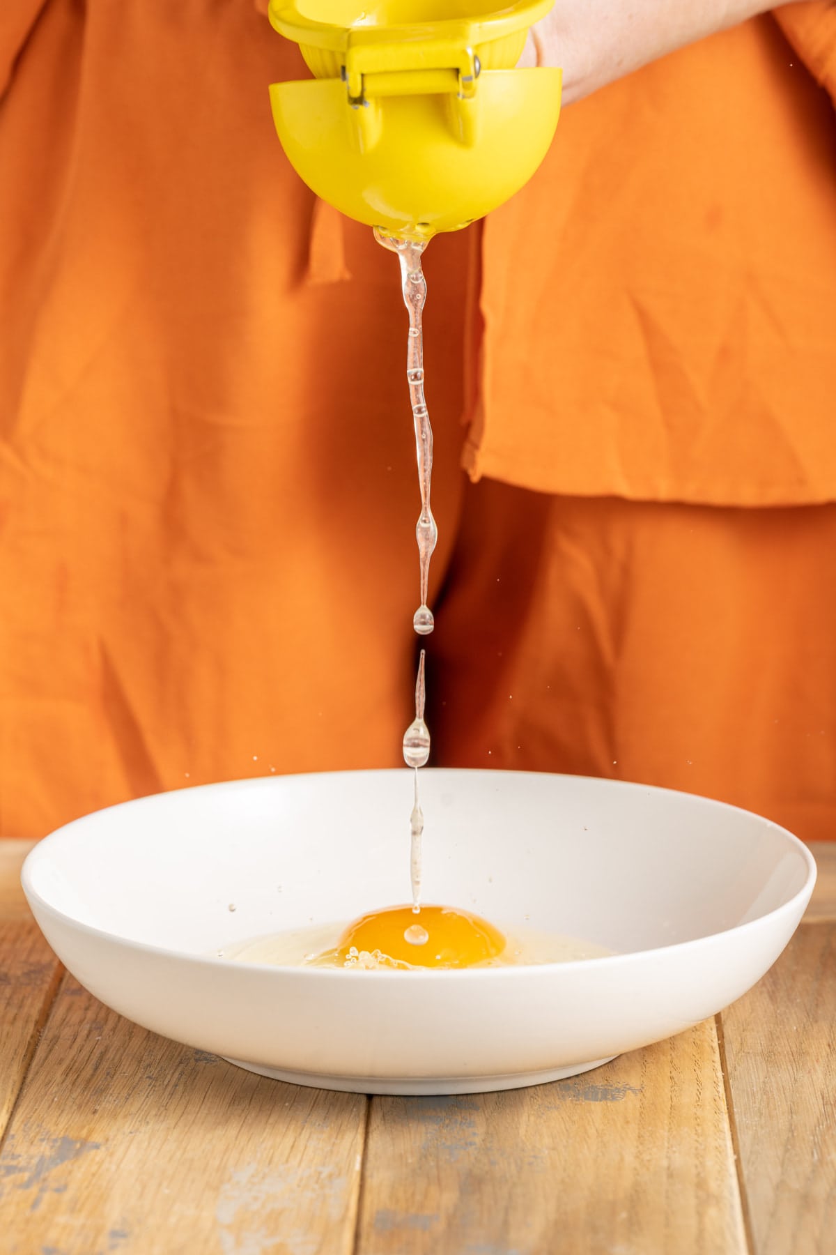 Adding fresh lemon juice to egg wash