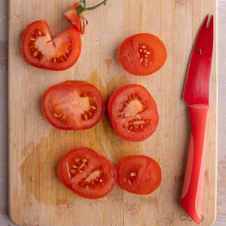6 thin slices of tomato