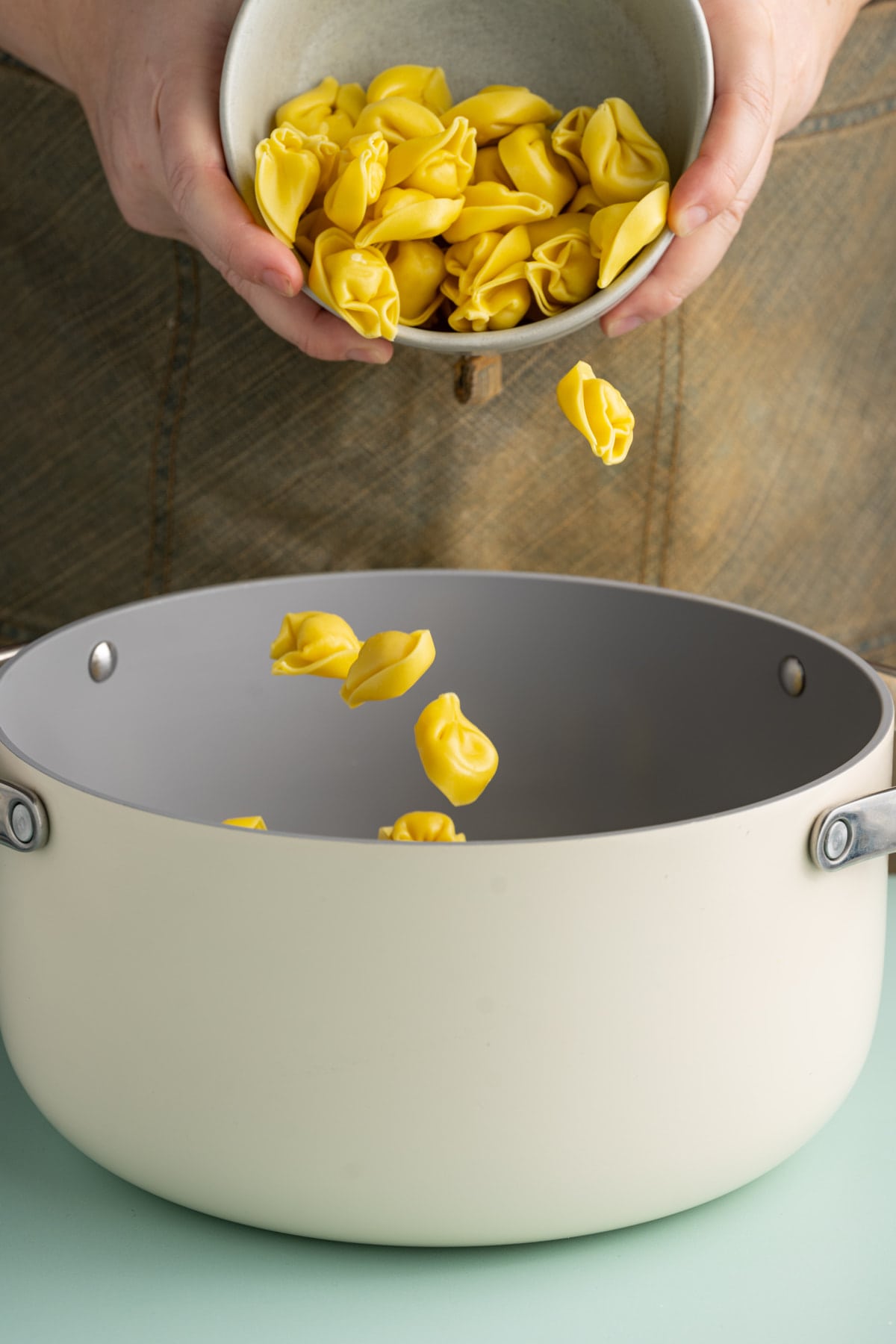Boiling tortellini in a large pot