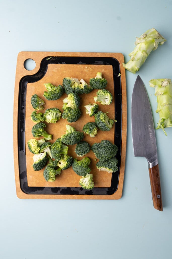 Broccoli cut off the stem into bite-sized pieces.