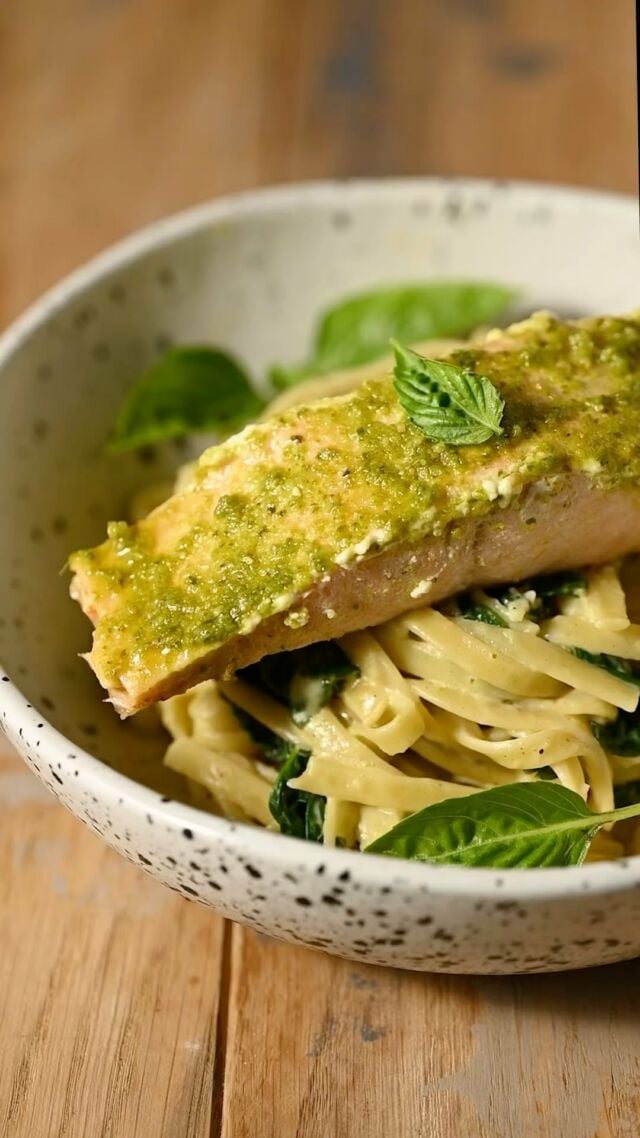 Looking for a quick and easy way to make salmon without sacrificing on texture and flavor? This Pesto Butter Salmon requires only 3 ingredients and 15 minutes and is both delicious and nutritious.

With a simple mixture of pesto and butter to marinate your salmon, and a simple yet effective cooking technique, this easy salmon dinner will be your new go-to when you need a fish fix in a flash! #pesto #pestobutter #pestosalmon #3ingredients #pescatarian #salmondinner