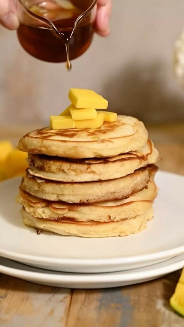 These quick and easy Mango Pancakes are fluffy, buttery, tropical bliss! Ready in just 20 minutes and only requires one bowl for the batter!
#mangopancakes #homemadepancakes #pancakes #pancakesforbreakfast #maplesyrup #shortstack