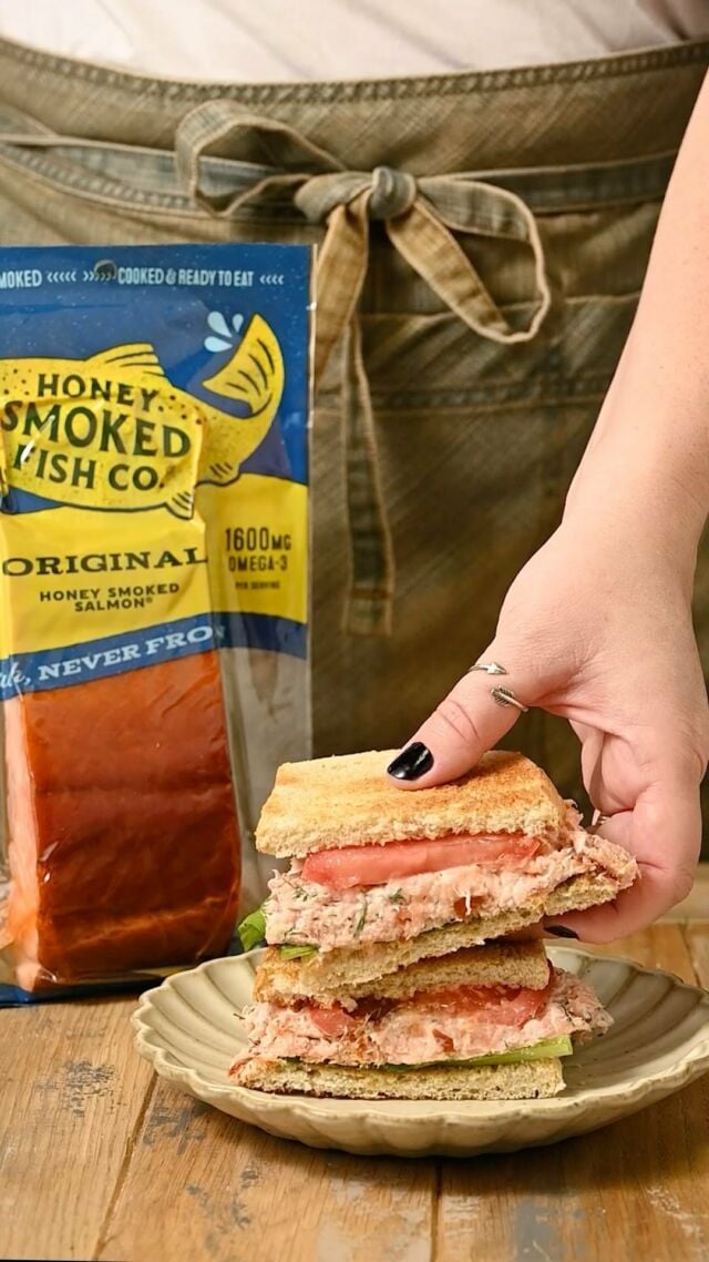 I teamed up with @honeysmokedfish to bring you an easy, high-protein sandwich recipe that makes for the perfect healthy lunch! Honey Smoked Salmon is always fresh, never frozen, and contains 12g of protein and 1200mg of omega-3s per serving. It’s packed with tons of flavor, making it my go-to when it comes to ready-to-eat protein! Grab the full recipe below and find Honey Smoked Fish at a retailer near you using the store locator on their website. #HoneySmokedFish #HoneySmokedFishPartner

Honey Smoked Salmon Salad Sandwich
-4 ounces @honeysmokedfish Original Smoked Salmon
-2 tablespoons plain Greek Yogurt
-1 tablespoon fresh dill, chopped
-1 tablespoon lemon juice
-2 slices sandwich bread
-lettuce, tomato, and/or other sandwich toppings of choice

-To a shallow bowl, add the smoked salmon, Greek yogurt, chopped dill, and lemon juice. Use a fork to break down the salmon and combine everything together to form your smoked salmon salad.
-Stack the smoked salmon salad between two slices of bread with your favorite sandwich toppings (I made mine with lettuce, tomato, and a crack of salt and pepper). Enjoy!